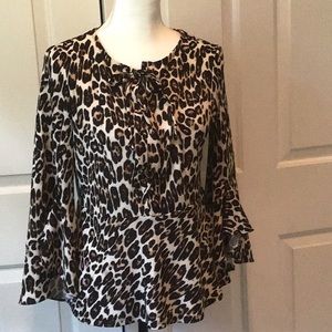 CHICO’S lace up, hi lo, flares arm top